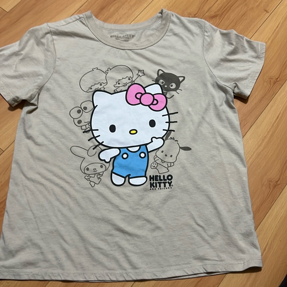 Used medium hello kitty tshirt